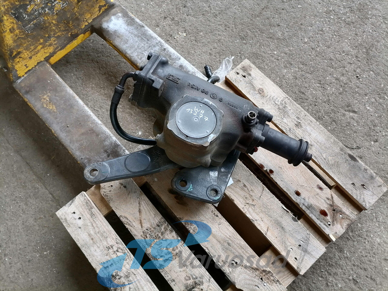 Volvo Steering box 21162023 - دودة دركسون - شاحنة: صور 1 Volvo Steering box 21162023 - دودة دركسون - شاحنة: صور 1