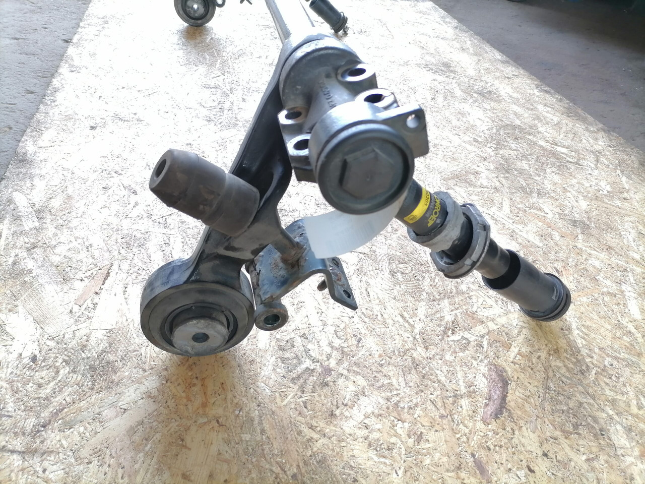 Volvo Volvo FH kabiini torsioonvarras 21750162 - الكابينة تعليق - شاحنة: صور 5 Volvo Volvo FH kabiini torsioonvarras 21750162 - الكابينة تعليق - شاحنة: صور 5