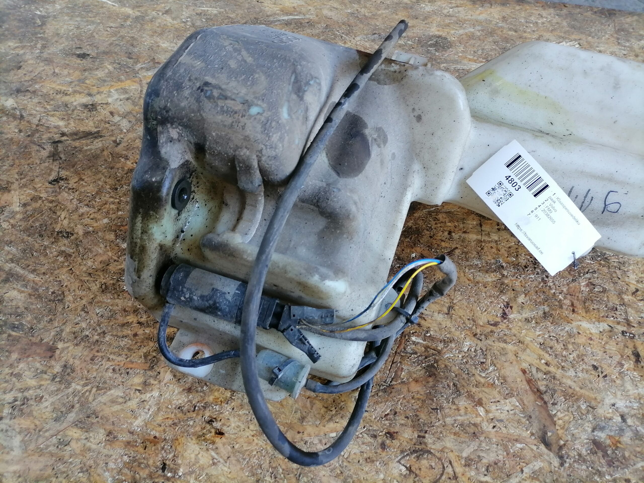 Volvo Windscreen washer fluid tank 20382655 - مساحة الزجاج الأمامي - شاحنة: صور 3 Volvo Windscreen washer fluid tank 20382655 - مساحة الزجاج الأمامي - شاحنة: صور 3