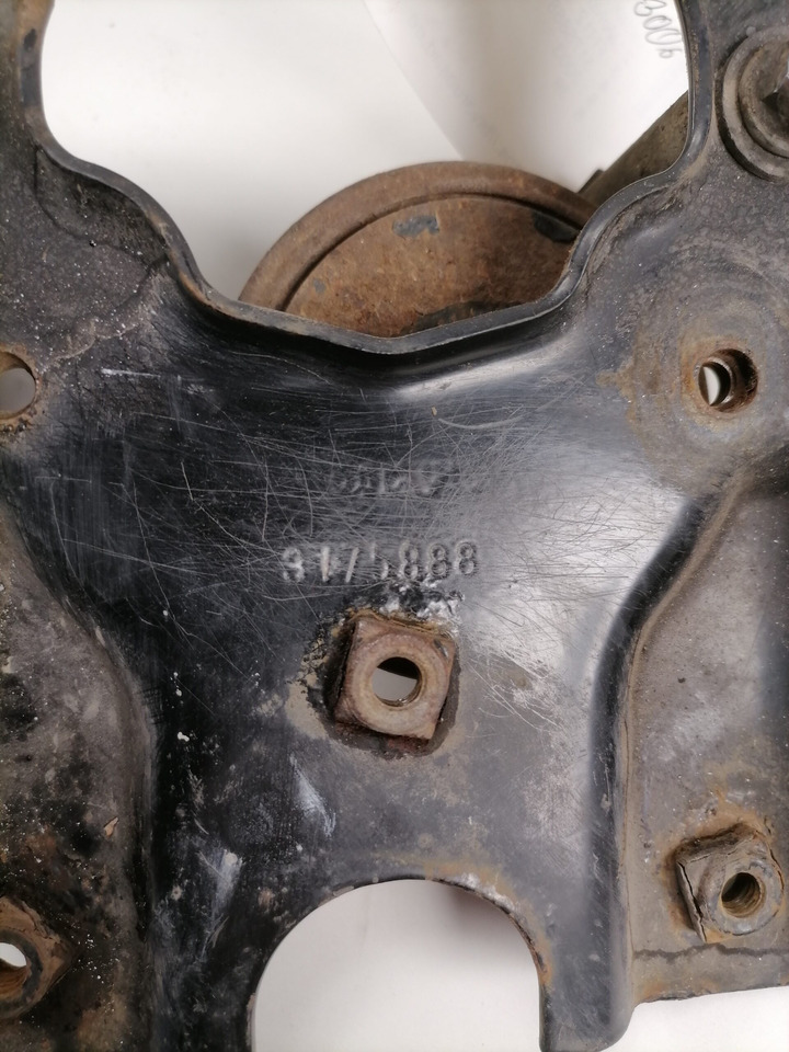 Volvo light bracket 3175888 - أضواء - شاحنة: صور 3 Volvo light bracket 3175888 - أضواء - شاحنة: صور 3