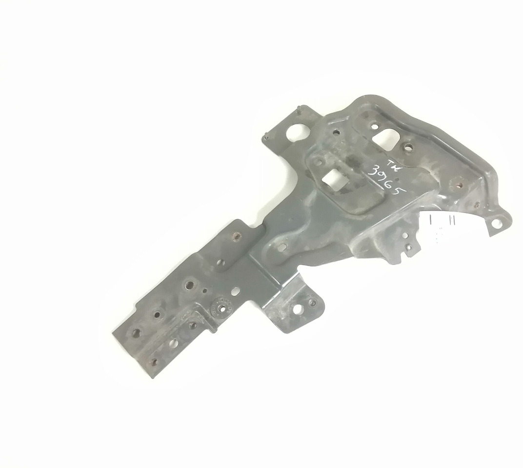 Volvo light bracket 84146828 - أضواء - شاحنة: صور 1 Volvo light bracket 84146828 - أضواء - شاحنة: صور 1