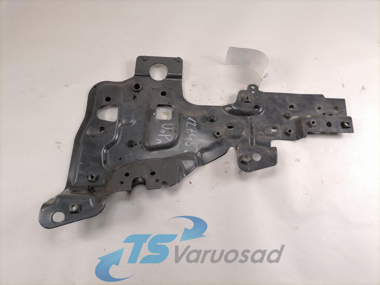 Volvo light bracket 84228539 - أضواء - شاحنة: صور 2 Volvo light bracket 84228539 - أضواء - شاحنة: صور 2