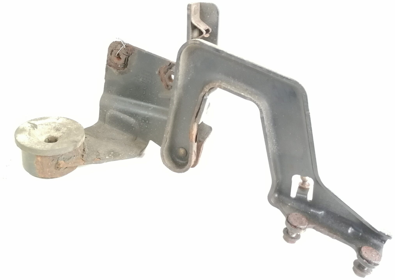 Volvo lower grille carrier hinge 20425954 - جلوپنجره - شاحنة: صور 1 Volvo lower grille carrier hinge 20425954 - جلوپنجره - شاحنة: صور 1