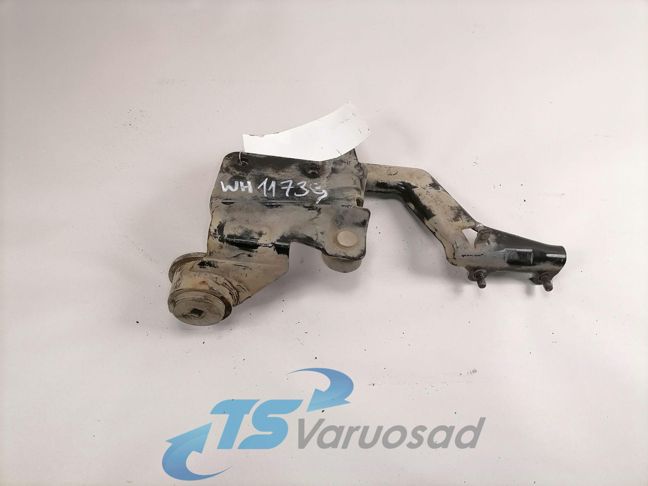 Volvo lower grille carrier hinge 20528507 - جلوپنجره - شاحنة: صور 1 Volvo lower grille carrier hinge 20528507 - جلوپنجره - شاحنة: صور 1