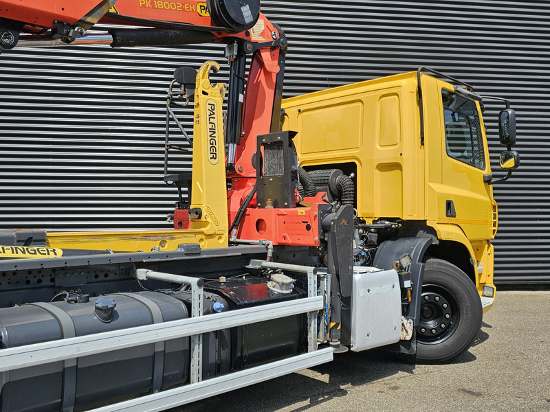 DAF CF 330 6x2-4 / PALFINGER CRANE + HOOKLIFT - شاحنة ذات الخطاف, شاحنة كرين: صور 4 DAF CF 330 6x2-4 / PALFINGER CRANE + HOOKLIFT - شاحنة ذات الخطاف, شاحنة كرين: صور 4