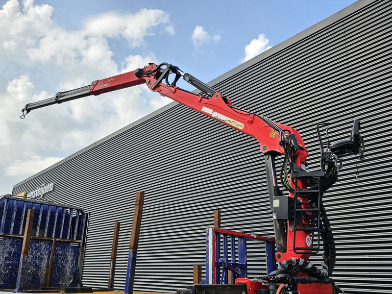 Scania G440 / RETARDER / 8x4 / PALFINGER-EPSILON CRANE - شاحنة كرين: صور 3 Scania G440 / RETARDER / 8x4 / PALFINGER-EPSILON CRANE - شاحنة كرين: صور 3