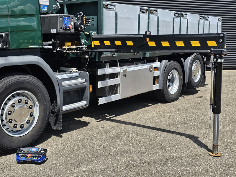 شاحنات مسطحة, شاحنة كرين Scania P410 / 6X2-4 / 21 t/m CRANE / KRAN: صور 10