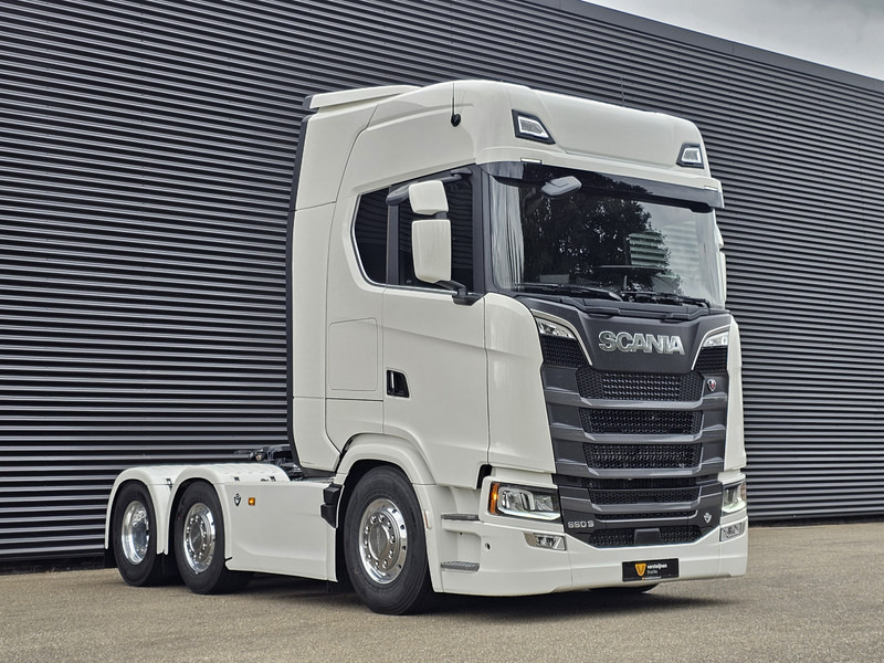Scania S660 V8 6x2/4 / 2 x PTO / PARKING COOLER / FULL AIR - شاحنة جرار: صور 4 Scania S660 V8 6x2/4 / 2 x PTO / PARKING COOLER / FULL AIR - شاحنة جرار: صور 4