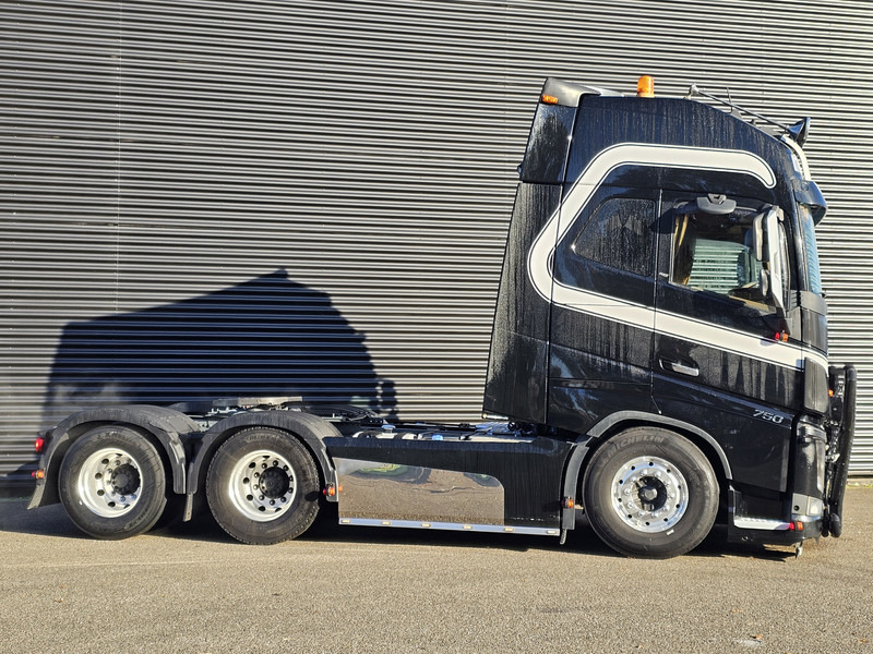 Volvo FH 16 750 6x2 BOOGIE / RETARDER / I PARK COOL - شاحنة جرار: صور 4 Volvo FH 16 750 6x2 BOOGIE / RETARDER / I PARK COOL - شاحنة جرار: صور 4