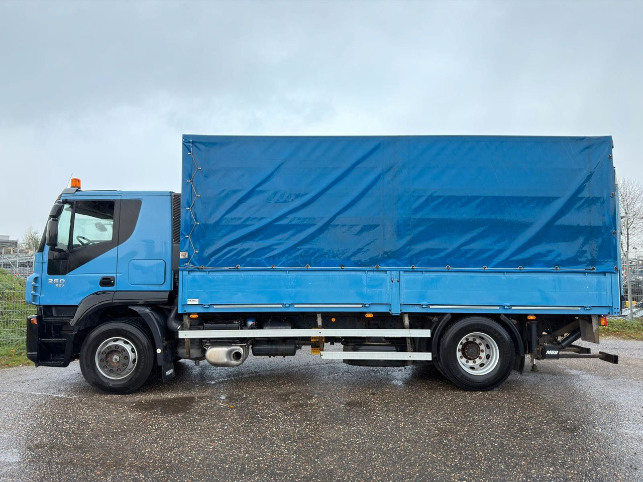 Iveco 190S36/9 Stralis Pritsche & Hebebühne 3 to. TOP - شاحنة ستارة: صور 5 Iveco 190S36/9 Stralis Pritsche & Hebebühne 3 to. TOP - شاحنة ستارة: صور 5