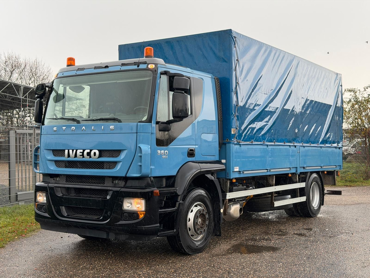 Iveco 190S36/9 Stralis Pritsche & Hebebühne 3 to. TOP - شاحنة ستارة: صور 1 Iveco 190S36/9 Stralis Pritsche & Hebebühne 3 to. TOP - شاحنة ستارة: صور 1