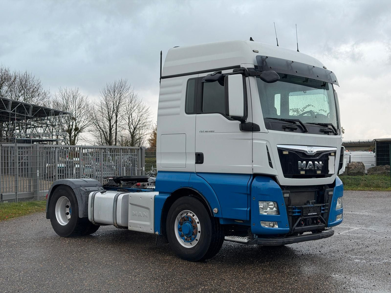 MAN 18.480 4x4 Hydro Drive | Stand-Klima | Kipphydr. - شاحنة جرار: صور 4 MAN 18.480 4x4 Hydro Drive | Stand-Klima | Kipphydr. - شاحنة جرار: صور 4