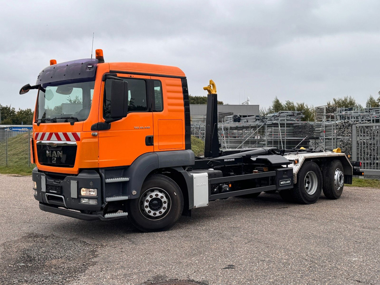 MAN 26.440 6X2 Meiller RK 20.70 mit Funk - شاحنة ذات الخطاف: صور 1 MAN 26.440 6X2 Meiller RK 20.70 mit Funk - شاحنة ذات الخطاف: صور 1