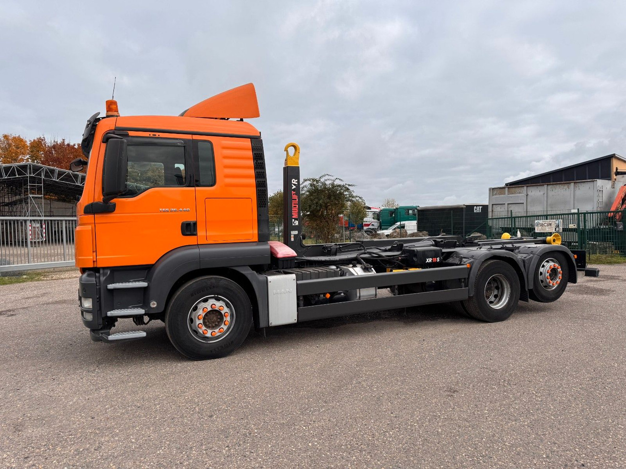 MAN 26.440 6X2 Multilift Abroller - شاحنة ذات الخطاف: صور 1 MAN 26.440 6X2 Multilift Abroller - شاحنة ذات الخطاف: صور 1