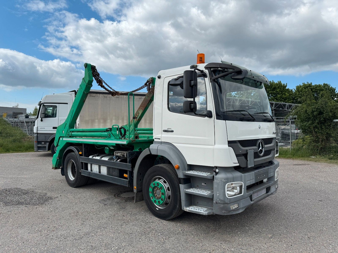 Mercedes-Benz 1833 4X2 Meiller AK 12 Absetzkipper Mercedes-Benz 1833 4X2 Meiller AK 12 Absetzkipper - شاحنات قابلة للفك شاحنة: صور 1 Mercedes-Benz 1833 4X2 Meiller AK 12 Absetzkipper Mercedes-Benz 1833 4X2 Meiller AK 12 Absetzkipper - شاحنات قابلة للفك شاحنة: صور 1