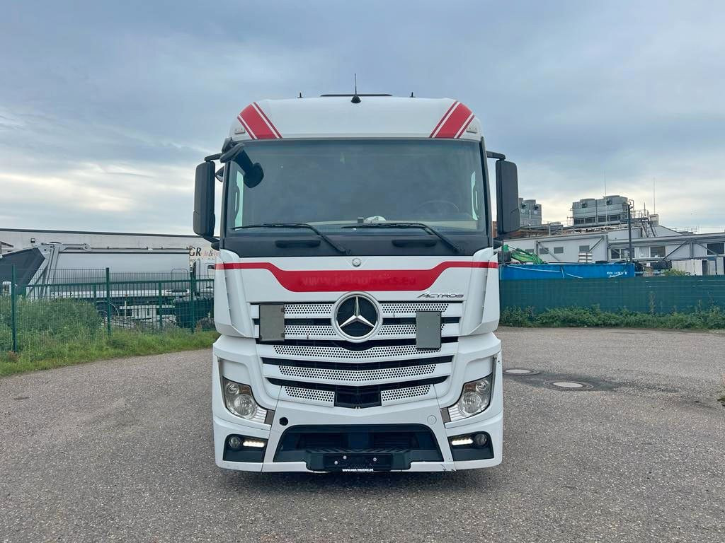 Mercedes-Benz 1842 4X2 mit Höhenverstellbarer Sattelkuppung Mercedes-Benz 1842 4X2 mit Höhenverstellbarer Sattelkuppung - شاحنة جرار: صور 4 Mercedes-Benz 1842 4X2 mit Höhenverstellbarer Sattelkuppung Mercedes-Benz 1842 4X2 mit Höhenverstellbarer Sattelkuppung - شاحنة جرار: صور 4