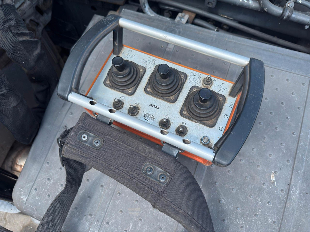 شاحنة ذات الخطاف, شاحنة كرين Mercedes-Benz 2541 6x2 ARK Meiller 20.65 | ATLA 120.2E mit 5&6: صور 13