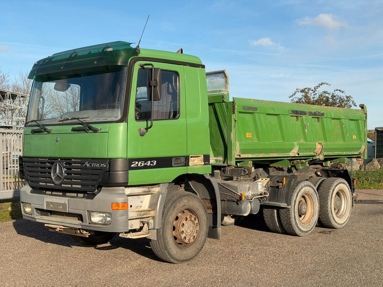 Mercedes-Benz 2643 6x4 Meiller 3S. Kipper Bordmatik | Blatt/Bl - قلابات: صور 5 Mercedes-Benz 2643 6x4 Meiller 3S. Kipper Bordmatik | Blatt/Bl - قلابات: صور 5