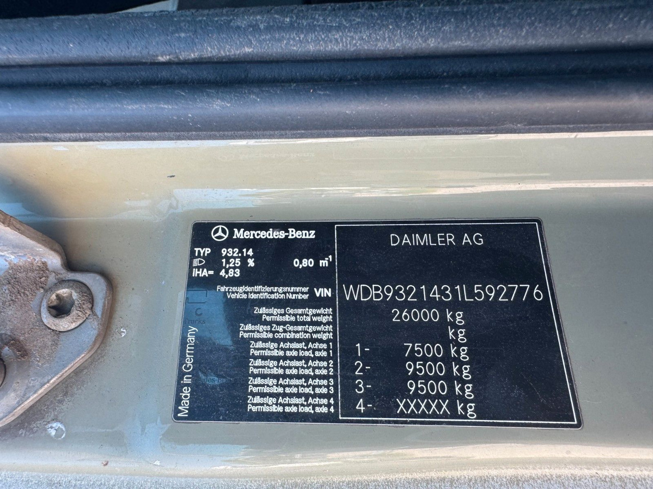 Mercedes-Benz 2644 6X4 VDL Abroller mit 3,90 Radstand Blatt BL - شاحنة ذات الخطاف: صور 3 Mercedes-Benz 2644 6X4 VDL Abroller mit 3,90 Radstand Blatt BL - شاحنة ذات الخطاف: صور 3