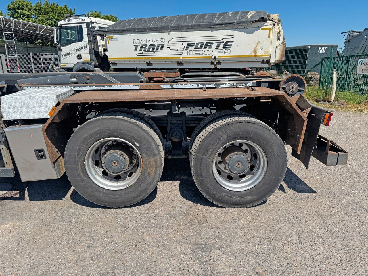 Mercedes-Benz 2644 6X4 VDL Abroller mit 3,90 Radstand Blatt BL - شاحنة ذات الخطاف: صور 5 Mercedes-Benz 2644 6X4 VDL Abroller mit 3,90 Radstand Blatt BL - شاحنة ذات الخطاف: صور 5