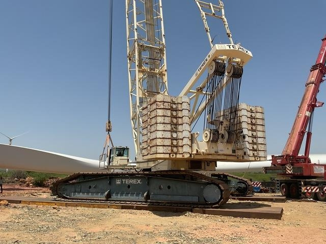 Terex Demag CC2800-1 - رافعة مجنزرة: صور 2 Terex Demag CC2800-1 - رافعة مجنزرة: صور 2