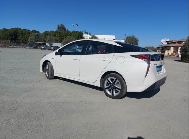 Toyota Prius Hybrid - سيارة: صور 2 Toyota Prius Hybrid - سيارة: صور 2