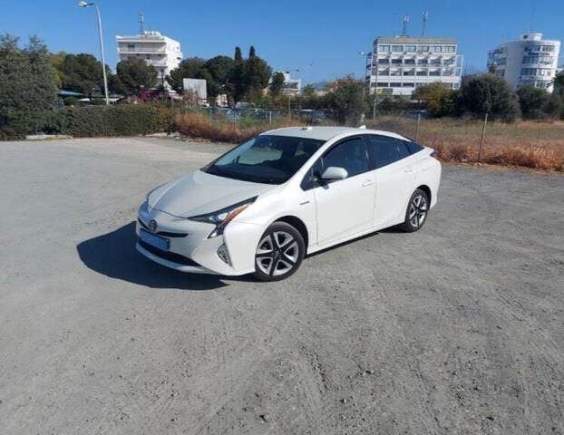 Toyota Prius Hybrid - سيارة: صور 1 Toyota Prius Hybrid - سيارة: صور 1