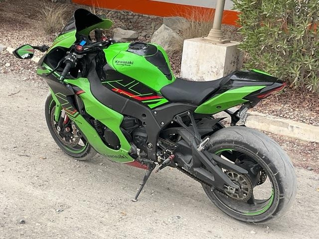 Kawasaki Ninja ZX10R - دراجة بخارية: صور 2 Kawasaki Ninja ZX10R - دراجة بخارية: صور 2