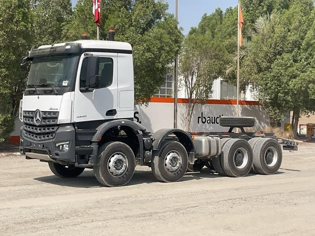 Mercedes-Benz Arocs 4240 - الشاسيه شاحنة: صور 1 Mercedes-Benz Arocs 4240 - الشاسيه شاحنة: صور 1
