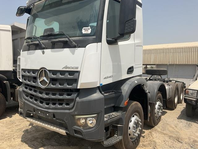 الشاسيه شاحنة Mercedes-Benz Arocs 4240: صور 8