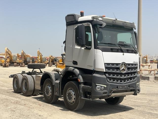 Mercedes-Benz Arocs 4240 - الشاسيه شاحنة: صور 4 Mercedes-Benz Arocs 4240 - الشاسيه شاحنة: صور 4