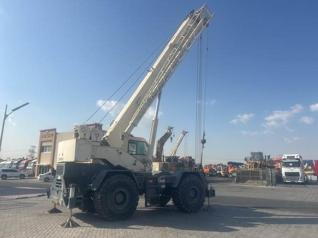 Terex RT555 - رافعة الطرق الوعرة: صور 3 Terex RT555 - رافعة الطرق الوعرة: صور 3