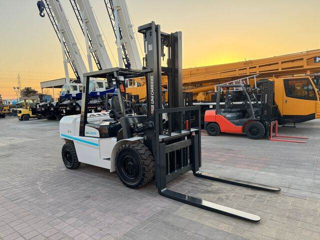 UniCarriers D1F5F50U - رافعة شوكية ديزل: صور 2 UniCarriers D1F5F50U - رافعة شوكية ديزل: صور 2