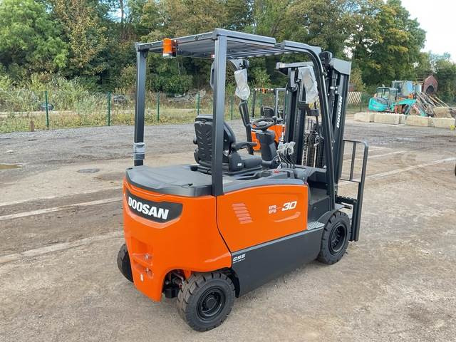 Doosan B30X-7 PLUS - رافعة شوكية كهربائية: صور 3 Doosan B30X-7 PLUS - رافعة شوكية كهربائية: صور 3
