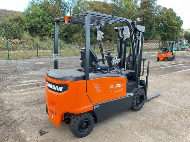 Doosan B35X-7 PLUS - رافعة شوكية كهربائية: صور 3 Doosan B35X-7 PLUS - رافعة شوكية كهربائية: صور 3