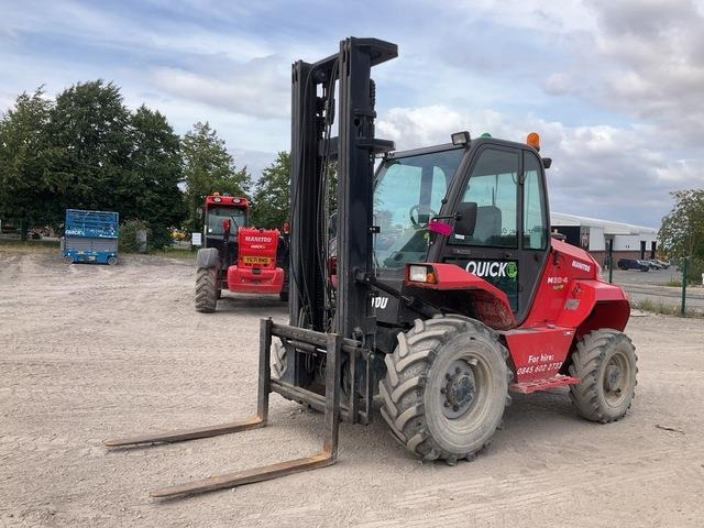 Manitou M30-4 - شاحنات الطرق الوعرة: صور 1 Manitou M30-4 - شاحنات الطرق الوعرة: صور 1