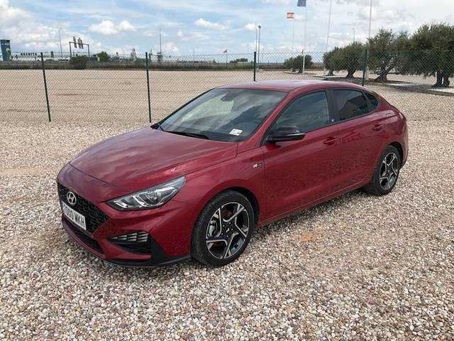 Hyundai i30 - سيارة: صور 1 Hyundai i30 - سيارة: صور 1