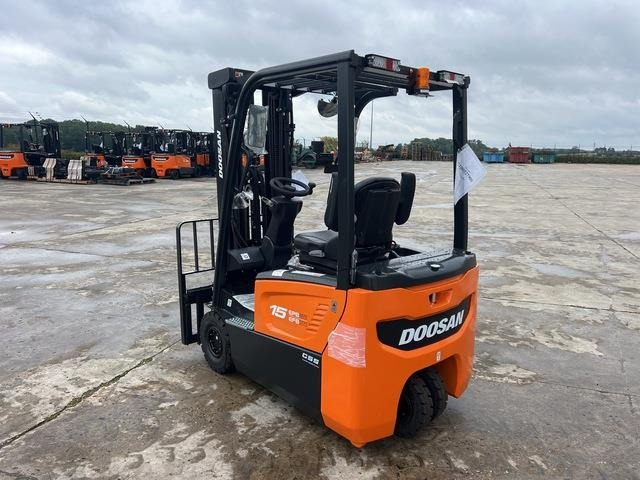 Doosan B15T-7 PLUS - رافعة شوكية كهربائية: صور 2 Doosan B15T-7 PLUS - رافعة شوكية كهربائية: صور 2