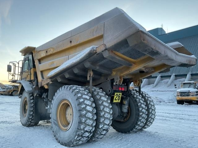 Komatsu HD605-7EO - شاحنة قلابة للمحاجر: صور 2 Komatsu HD605-7EO - شاحنة قلابة للمحاجر: صور 2