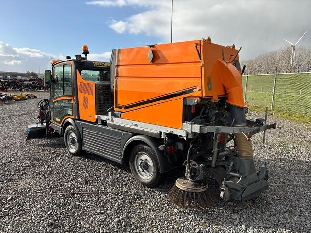 Boschung Pony P4T - سياره كنس شوارع: صور 3 Boschung Pony P4T - سياره كنس شوارع: صور 3