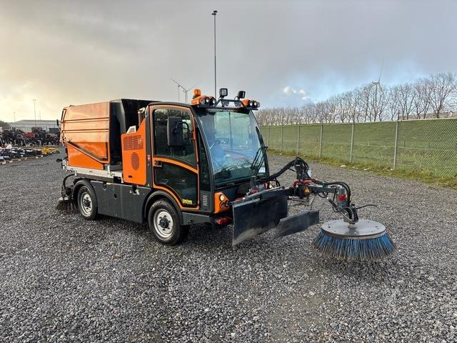 Boschung Pony P4T - سياره كنس شوارع: صور 5 Boschung Pony P4T - سياره كنس شوارع: صور 5