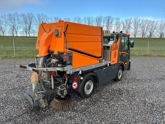 Boschung Pony P4T - سياره كنس شوارع: صور 4 Boschung Pony P4T - سياره كنس شوارع: صور 4