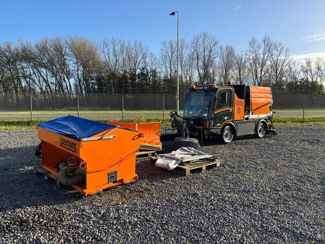 Boschung Pony P4T - سياره كنس شوارع: صور 1 Boschung Pony P4T - سياره كنس شوارع: صور 1