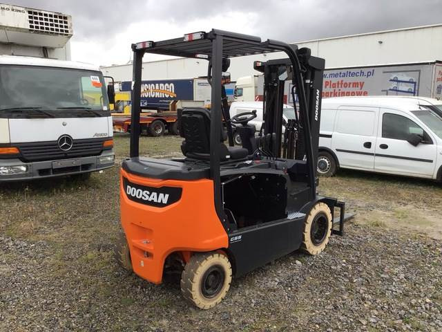 Doosan B25X-7 PLUS - رافعة شوكية كهربائية: صور 3 Doosan B25X-7 PLUS - رافعة شوكية كهربائية: صور 3