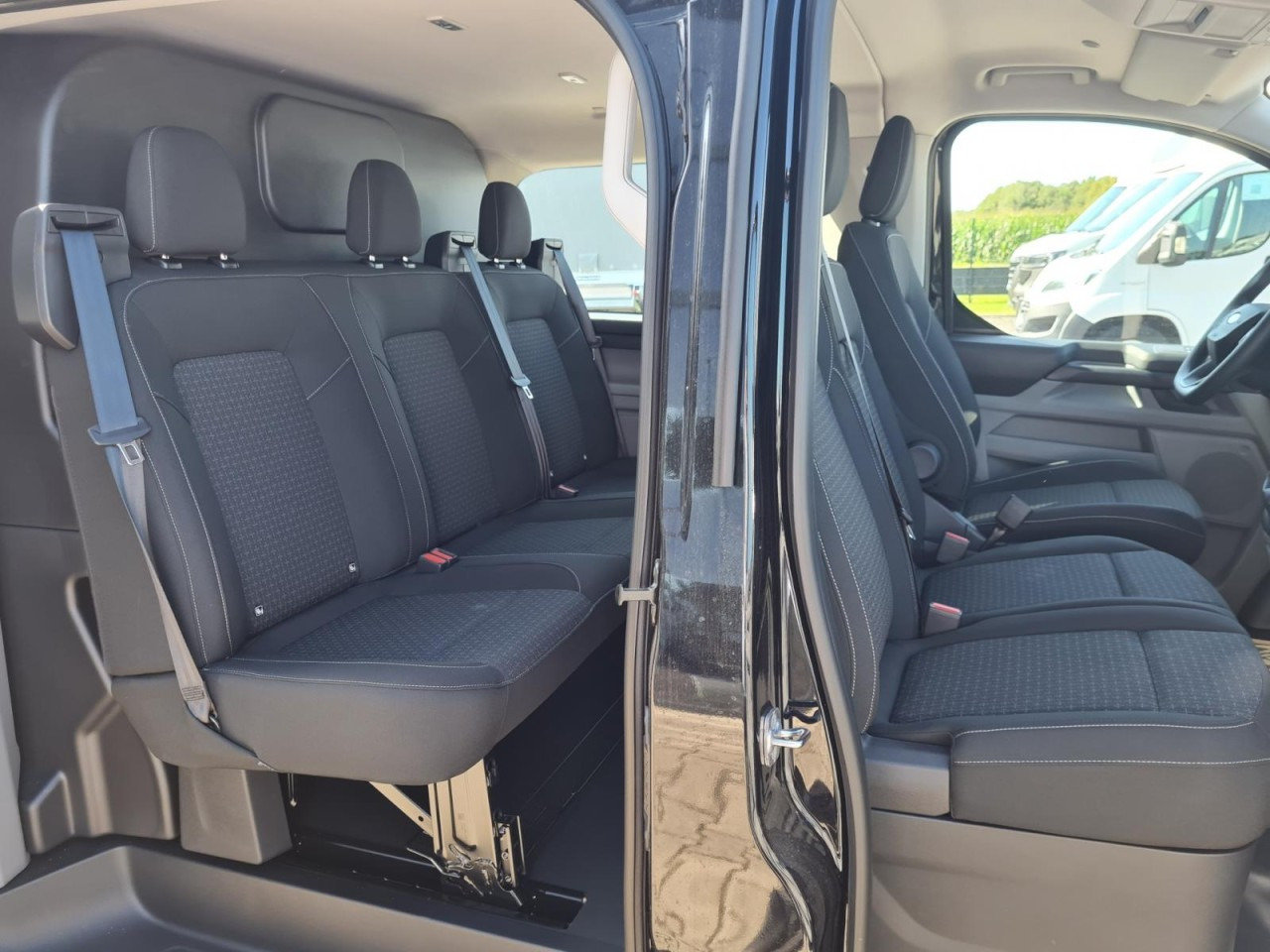 Ford Custom Kasten 320 L2 Trend Doka 6-Sitze KAMERA TEMPO - فان المدمجة, الشاحنات الصغيرة كابينة مزدوجة: صور 4 Ford Custom Kasten 320 L2 Trend Doka 6-Sitze KAMERA TEMPO - فان المدمجة, الشاحنات الصغيرة كابينة مزدوجة: صور 4