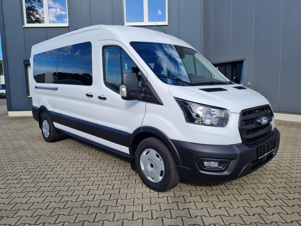 Ford Transit 350 Kombi TDCi L3 Trend 9 Sitzer AUTOMATIK - الشاحنات الصغيرة كابينة مزدوجة: صور 3 Ford Transit 350 Kombi TDCi L3 Trend 9 Sitzer AUTOMATIK - الشاحنات الصغيرة كابينة مزدوجة: صور 3