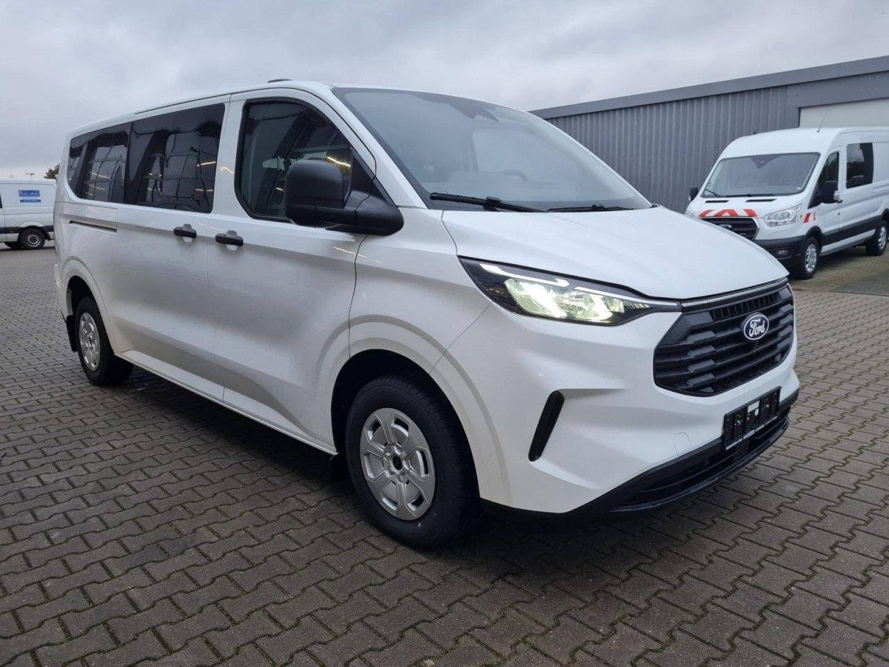 Ford Transit Custom Kombi 320 L2 Trend 9 Sitze KAMERA - سيارة: صور 3 Ford Transit Custom Kombi 320 L2 Trend 9 Sitze KAMERA - سيارة: صور 3