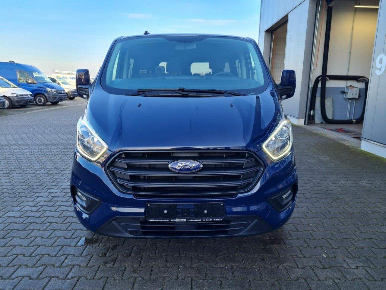 Ford Transit Custom Kombi 320 L2 Trend 9 Sitze KLIMA - ميكروباص: صور 2 Ford Transit Custom Kombi 320 L2 Trend 9 Sitze KLIMA - ميكروباص: صور 2