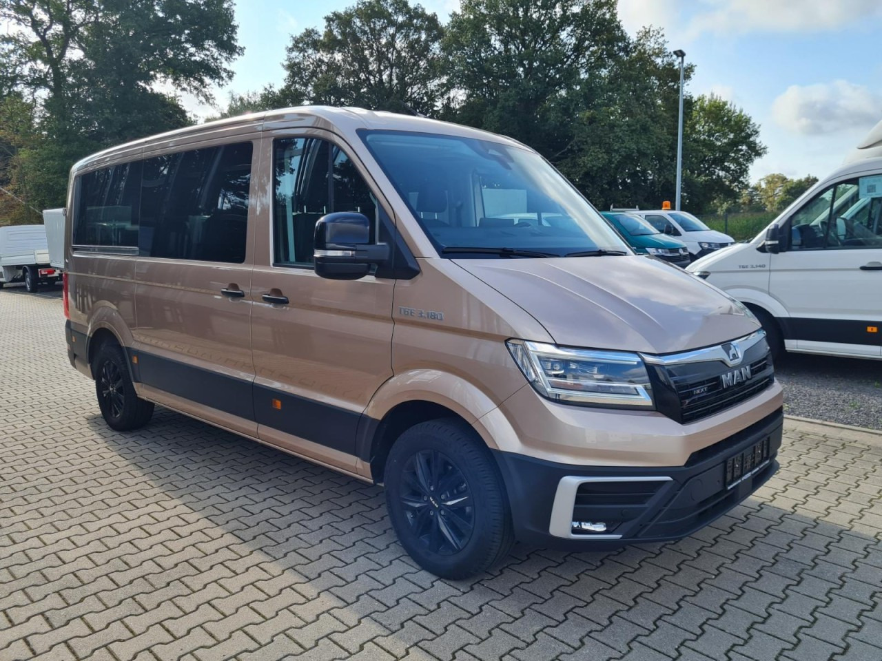 MAN TGE 3.180 TDi Kombi 9 Sitze ALU KAMERA LED LEDER Sonderumbau - حافلة صغيرة, ميكروباص: صور 3 MAN TGE 3.180 TDi Kombi 9 Sitze ALU KAMERA LED LEDER Sonderumbau - حافلة صغيرة, ميكروباص: صور 3