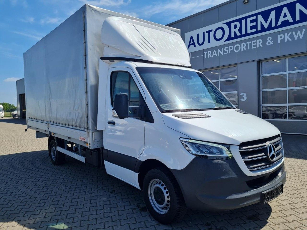 Mercedes-Benz Sprinter 317 Pritsche Plane 10 Pal. RWD LED - الشاحنات الصغيرة ستائر: صور 3 Mercedes-Benz Sprinter 317 Pritsche Plane 10 Pal. RWD LED - الشاحنات الصغيرة ستائر: صور 3